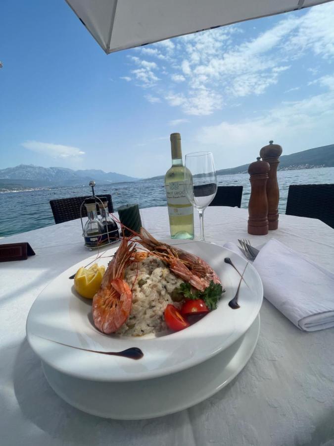 Hotel Azzurro แฮร์เซ็ก-โนวี ภายนอก รูปภาพ