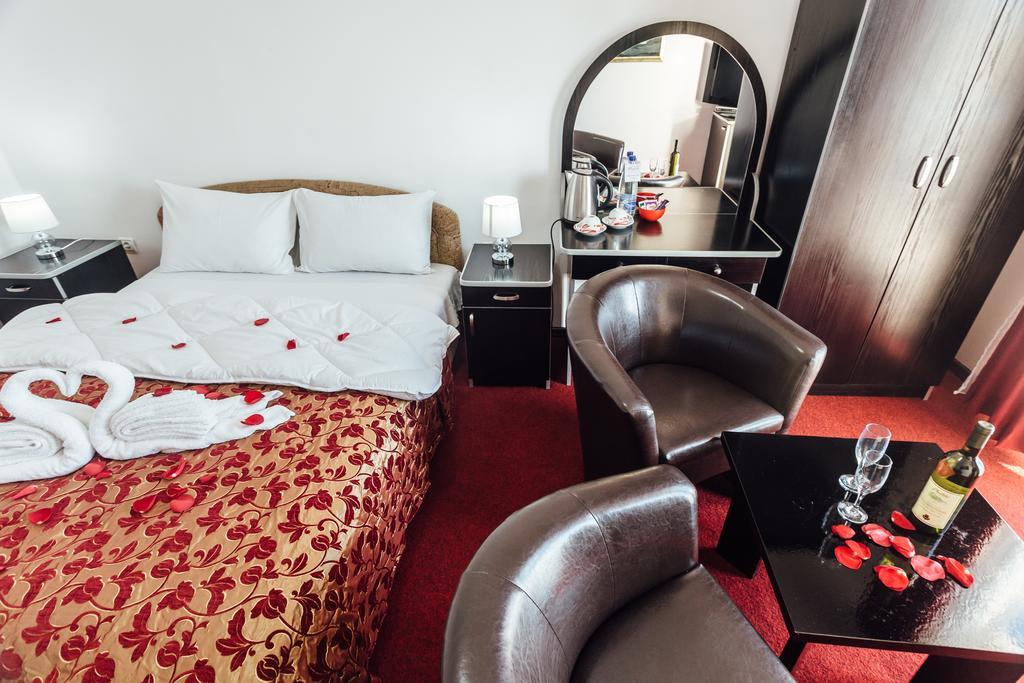Hotel Azzurro แฮร์เซ็ก-โนวี ภายนอก รูปภาพ