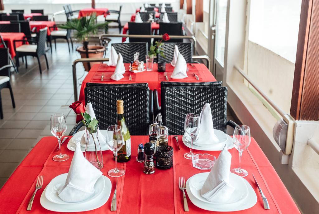Hotel Azzurro แฮร์เซ็ก-โนวี ภายนอก รูปภาพ