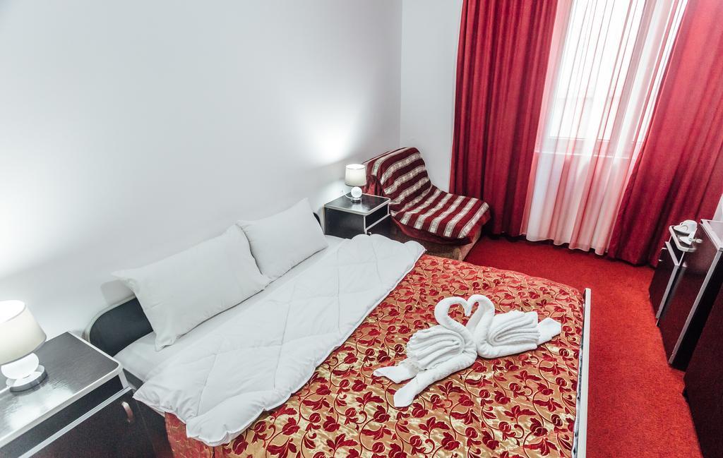 Hotel Azzurro แฮร์เซ็ก-โนวี ภายนอก รูปภาพ