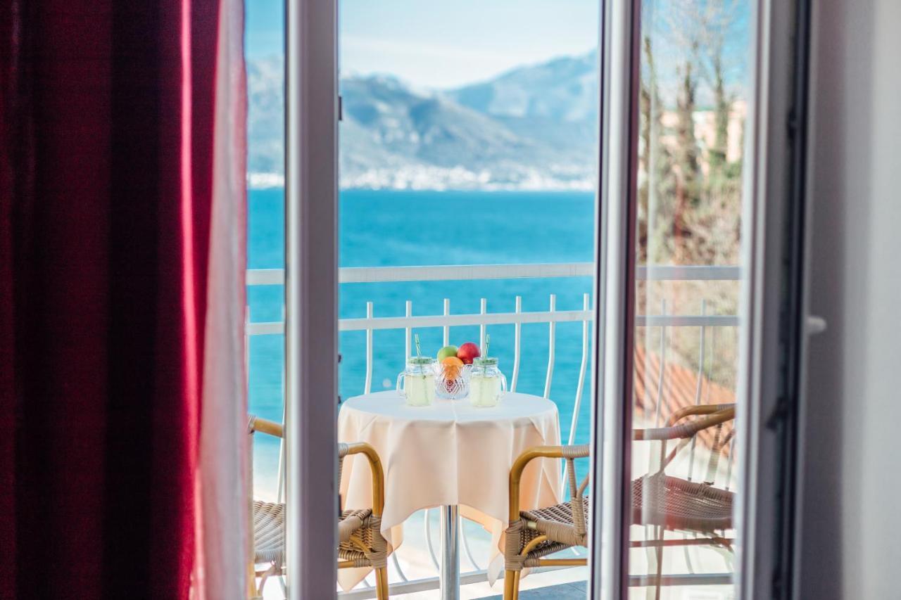 Hotel Azzurro แฮร์เซ็ก-โนวี ภายนอก รูปภาพ