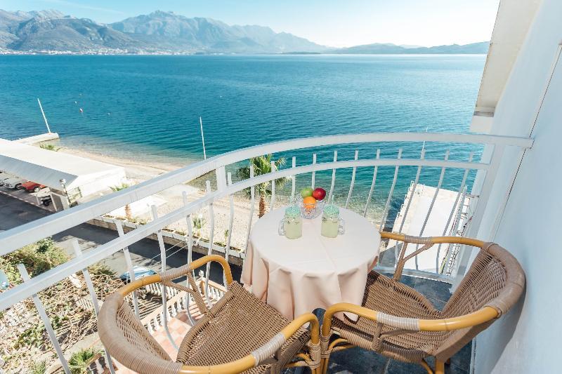 Hotel Azzurro แฮร์เซ็ก-โนวี ภายนอก รูปภาพ