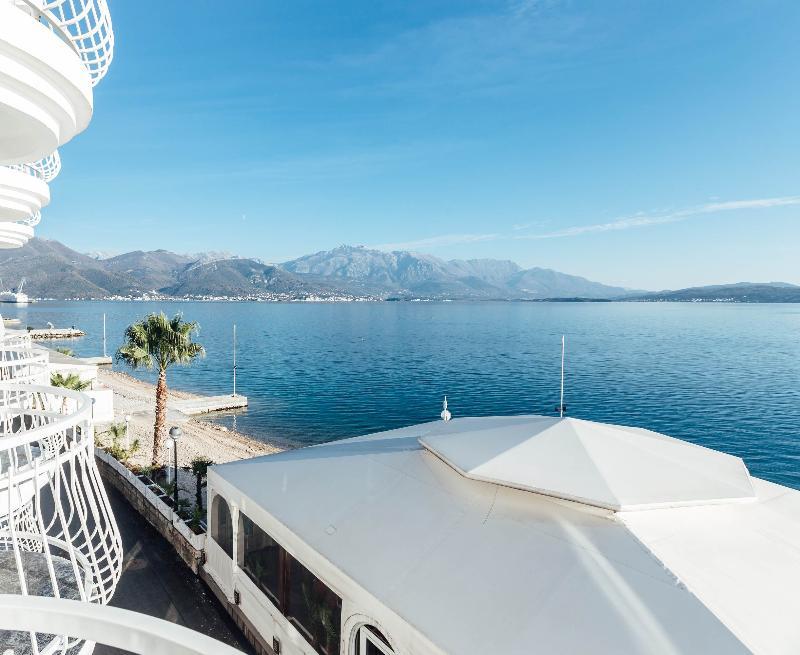 Hotel Azzurro แฮร์เซ็ก-โนวี ภายนอก รูปภาพ