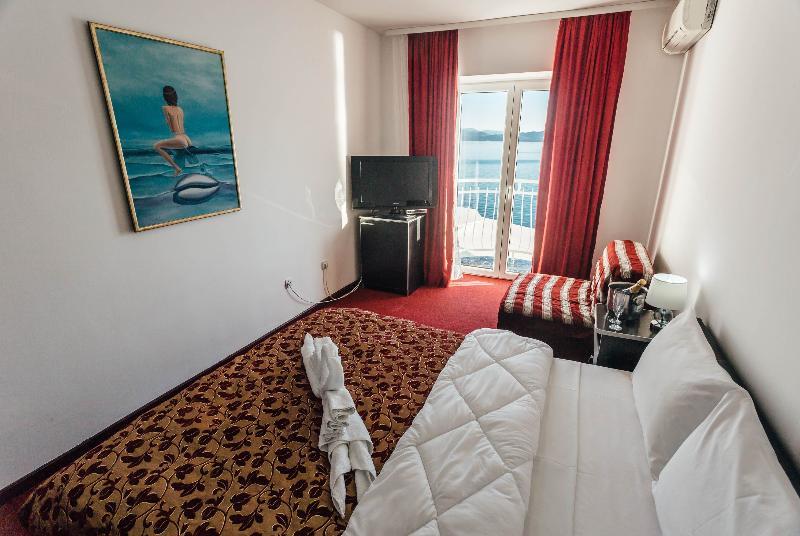 Hotel Azzurro แฮร์เซ็ก-โนวี ภายนอก รูปภาพ